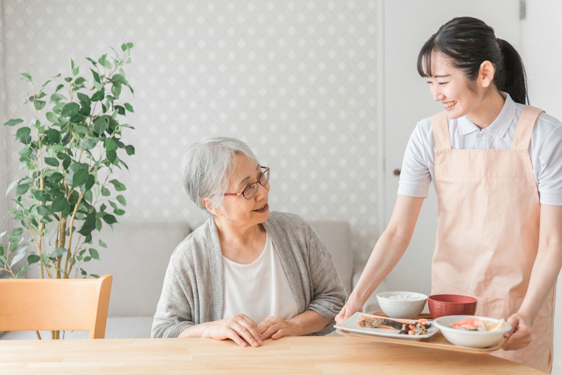 介護士と入居者